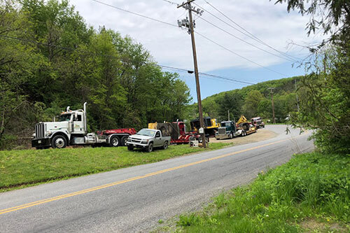 Truck Hauling Equipment